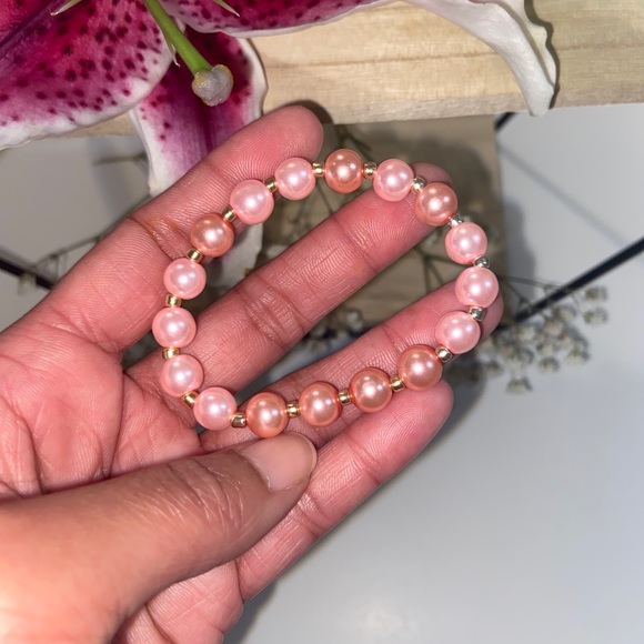 Handmade Rose Pink Glass Bead Bracelet - Picture 2 of 4